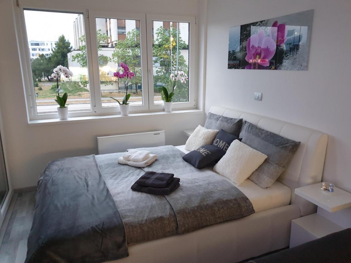 Apartment Val Koper Buitenkant foto