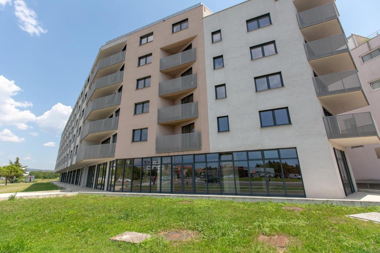 Apartment Val Koper Buitenkant foto