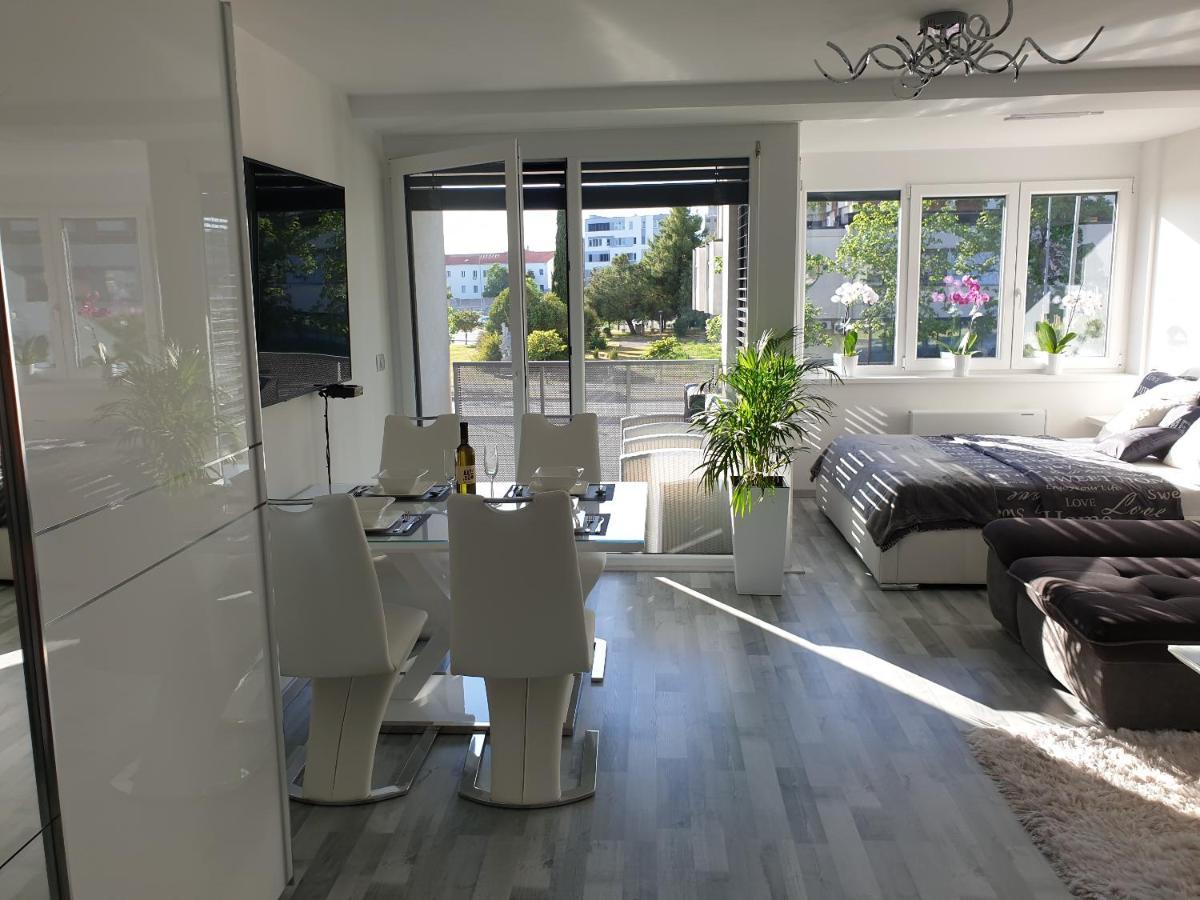 Apartment Val Koper Buitenkant foto